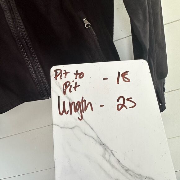 Lululemon Women’s 8 Black Sherpa Faux Fur Zip Up Jacket - Picture 4 of 5